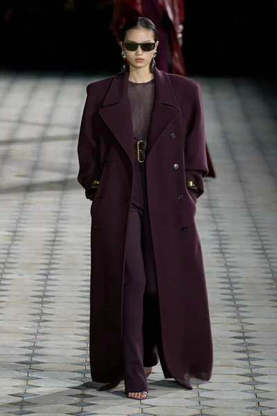 Look 18